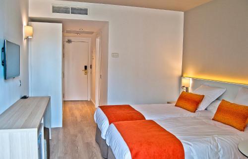 Habitación Doble con balcón - 1 o 2 camas del hotel BQ Augusta. Foto 9