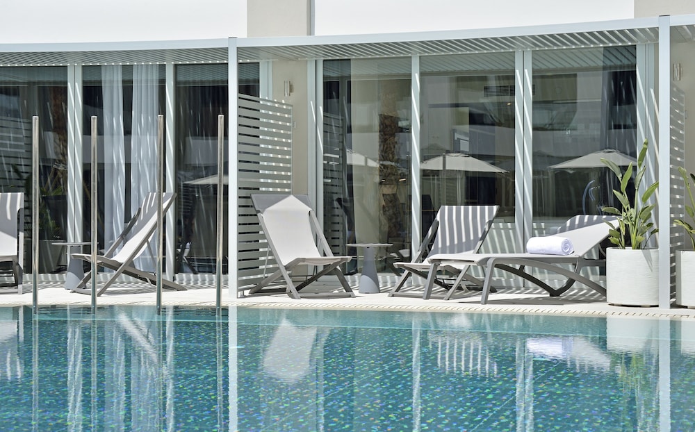 Habitación Premium INNSiDE - Swim Up del hotel Innside By Meliá Palma Bosque. Foto 3