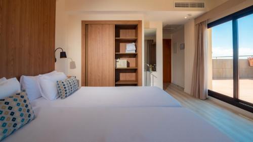 Habitación Premium con terraza del hotel Isla Mallorca and Spa. Foto 8