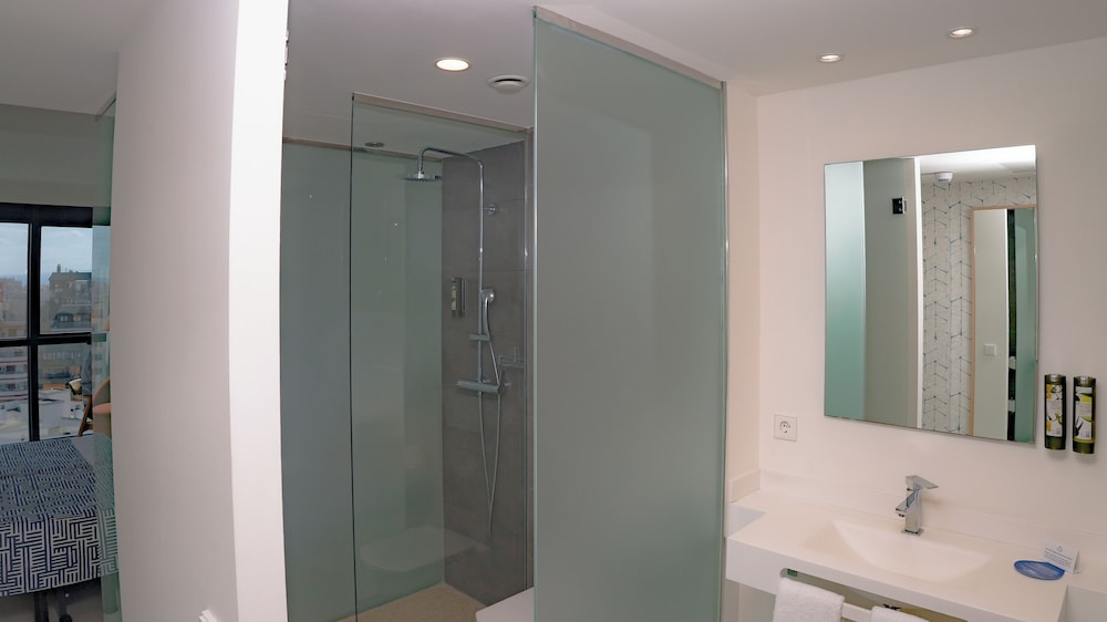 Habitación doble (Urban 2 Adults + 1 Child) del hotel Isla Mallorca and Spa. Foto 2