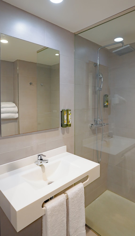 Habitación doble, balcón (Urban Room) del hotel Isla Mallorca and Spa. Foto 3