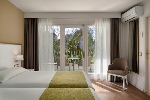 Habitación Doble Estándar con balcón - 1 o 2 camas del hotel Araxa - Adults Only. Foto 7