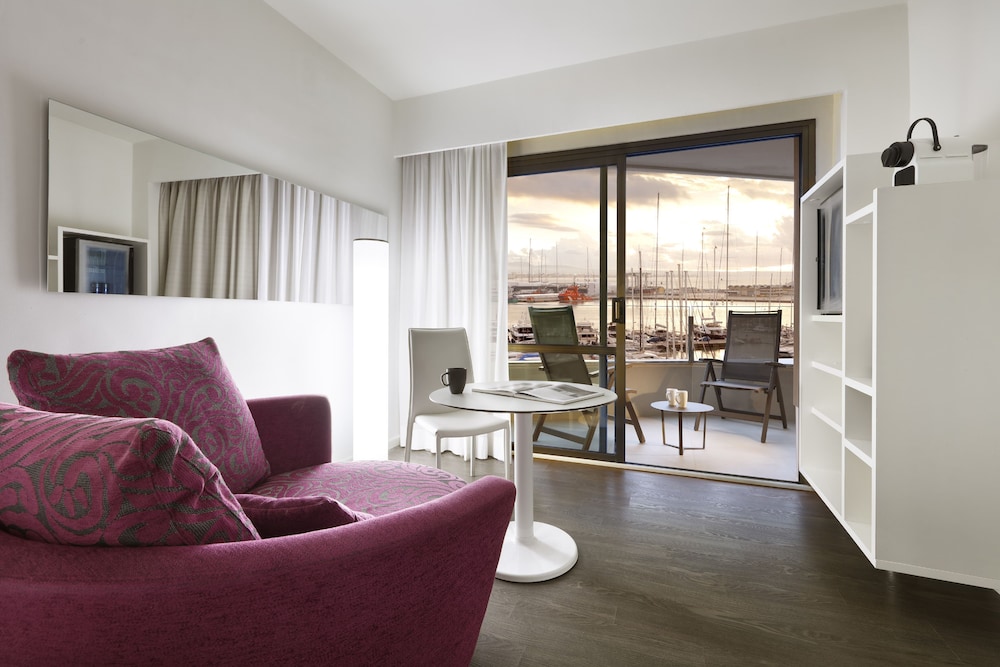 Double The Level Premium Sea View del hotel Melia Palma Marina. Foto 4