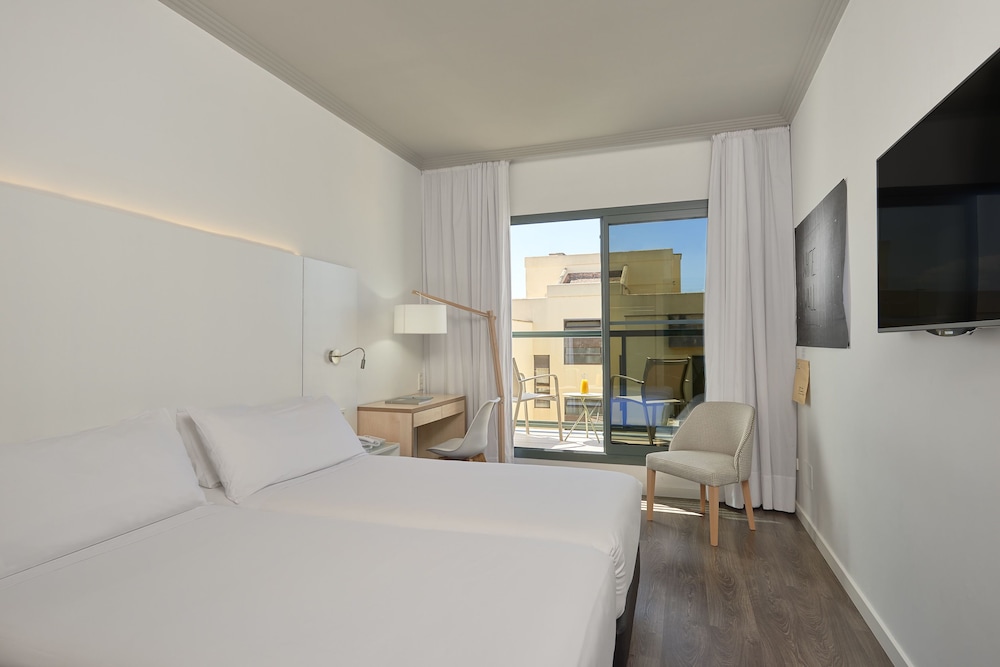 Habitación Innside con balcón del hotel Innside By Meliá Palma Center. Foto 2