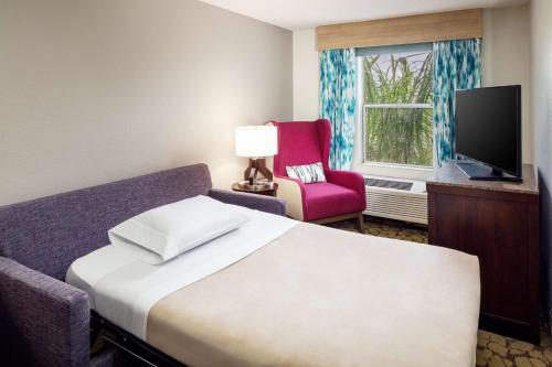 Suite de 1 dormitorio con sofá cama - Cama extragrande del hotel Hilton Garden Inn Arcadia/pasadena Area