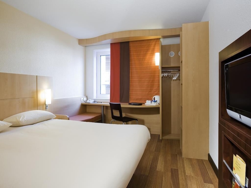 Habitación, 1 cama doble del hotel Ibis Bristol Temple Meads Quay. Foto 3