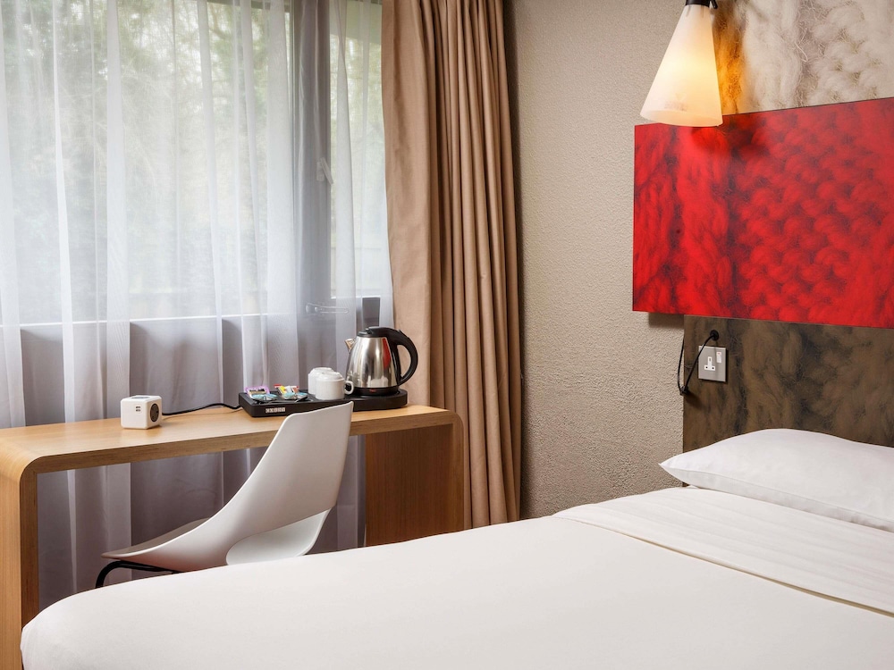 Habitación Familiar con 2 camas dobles del hotel Ibis Coventry South. Foto 4
