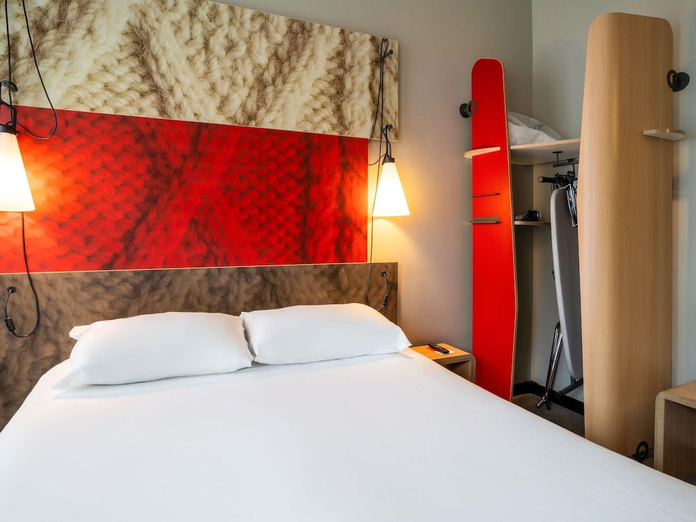 Habitación familiar doble, 1 cama doble con sofá cama (Premium) del hotel Ibis Edinburgh Centre Royal Mile – Hunter Square. Foto 4
