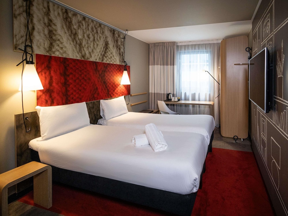 Habitación con 2 camas individuales, 2 camas individuales (SweetRoom by Ibis) del hotel Ibis Edinburgh Centre Royal Mile – Hunter Square. Foto 4