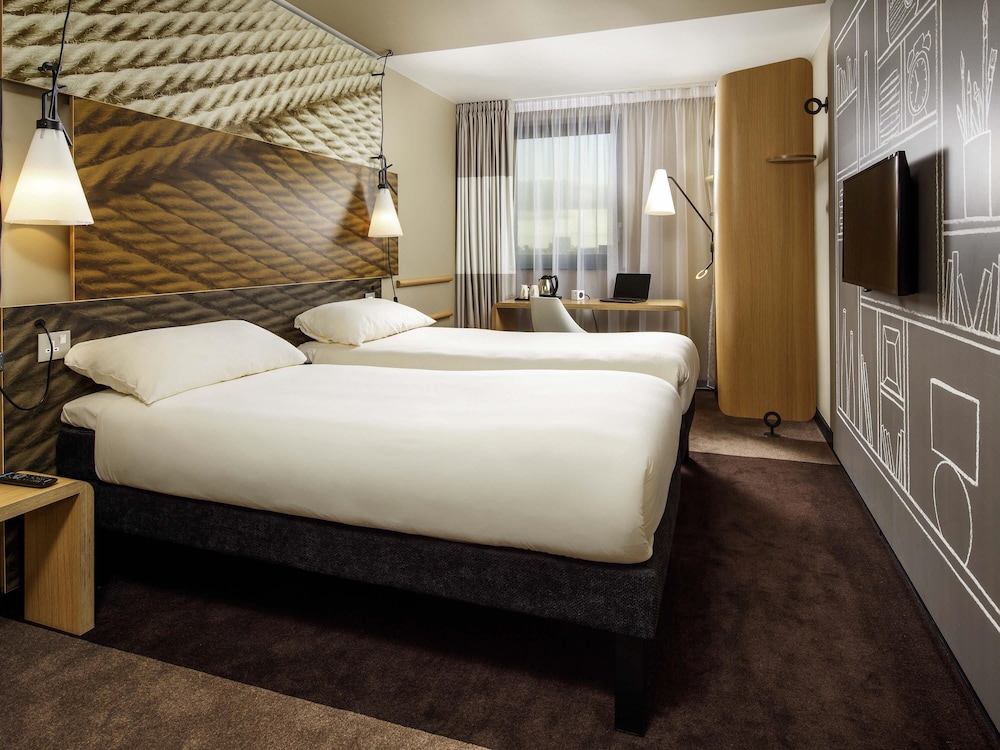 Habitación con 2 camas individuales, 2 camas individuales del hotel Ibis Glasgow City Centre – Sauchiehall St