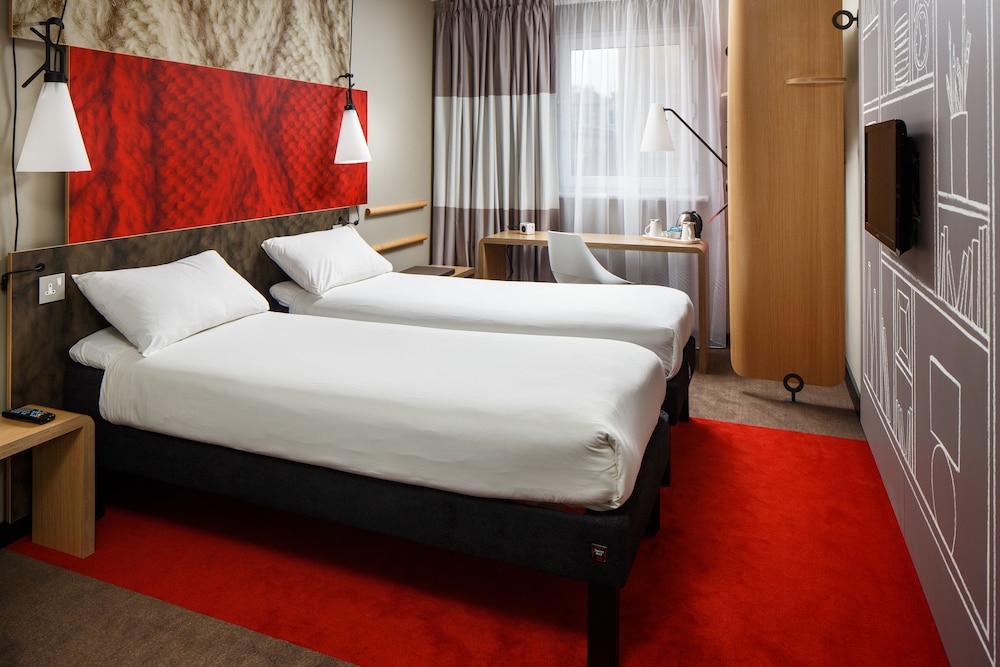 Habitación con 2 camas individuales, 2 camas individuales del hotel Ibis Glasgow City Centre – Sauchiehall St. Foto 2