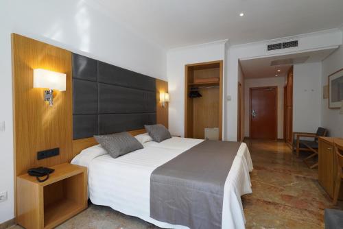 Habitación Triple del hotel Artmadams. Foto 6