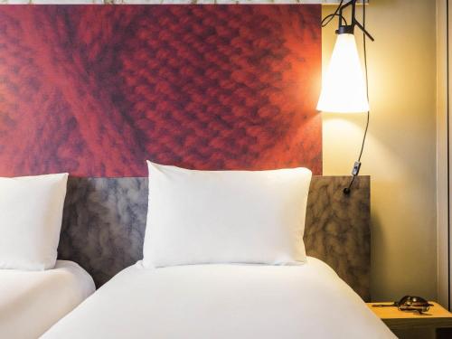 Habitación Doble Sweet - 2 camas del hotel Ibis London Docklands Canary Wharf. Foto 4