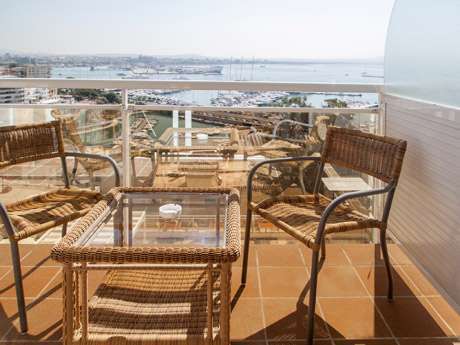 Habitación triple Vista Mar del hotel Catalonia Majorica. Foto 1