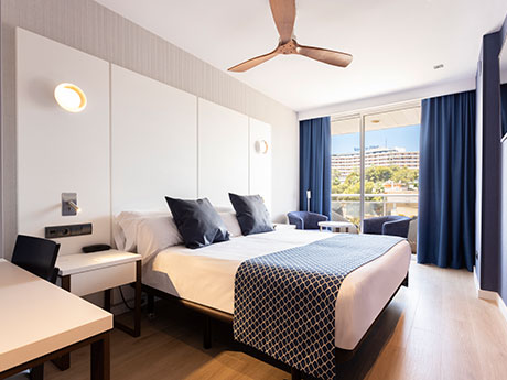 Habitación doble del hotel Catalonia Majorica. Foto 1