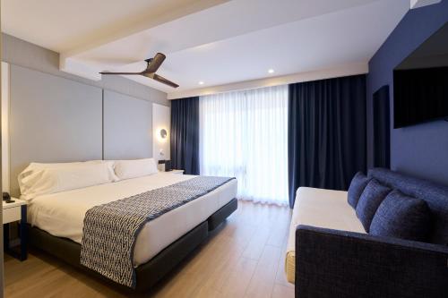 Habitación Triple Premium del hotel Catalonia Majorica