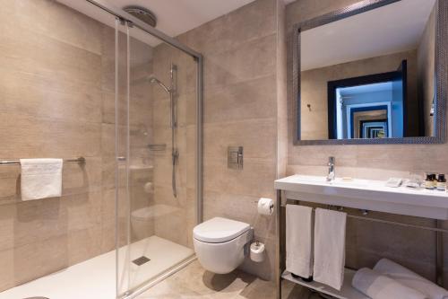 Habitación Triple Premium del hotel Catalonia Majorica. Foto 1