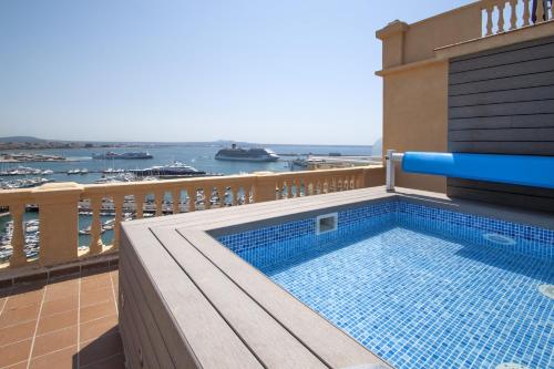 Suite Junior con piscina privada y vistas al mar del hotel Catalonia Majorica. Foto 4