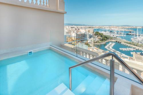 Suite Junior con piscina privada y vistas al mar del hotel Catalonia Majorica. Foto 12