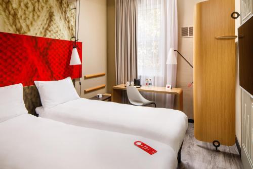 Habitación Doble Sweet - 2 camas del hotel Ibis London Greenwich. Foto 8