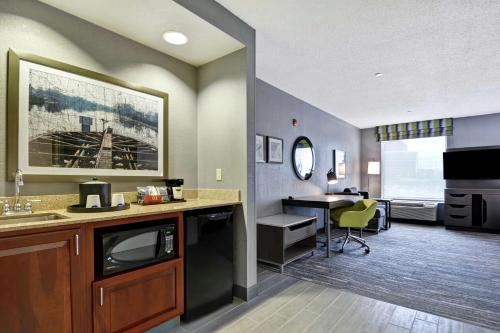 Estudio Suite Con Vistas 1 Cama super king del hotel Hampton Inn and Suites Newark-harrison-riverwalk. Foto 3