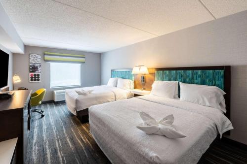 Habitación con 2 camas grandes - No fumadores del hotel Hampton Inn and Suites Poughkeepsie. Foto 1