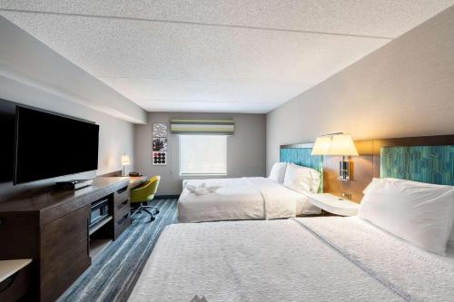 Habitación con 2 camas grandes - No fumadores del hotel Hampton Inn and Suites Poughkeepsie. Foto 5