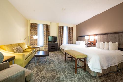 Suite Estudio Doble con sofá cama - 1 cama grande del hotel Hampton Inn and Suites Rockville Centre. Foto 4