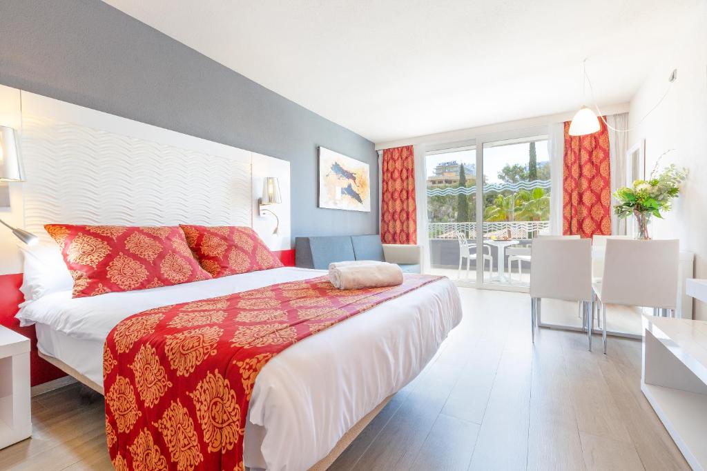 Junior suite Vista Piscina del hotel MarSenses Rosa del Mar. Foto 1