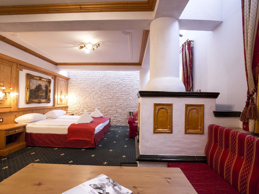 Suite Junior del hotel Mercure Sighisoara Binderbubi - and Spa