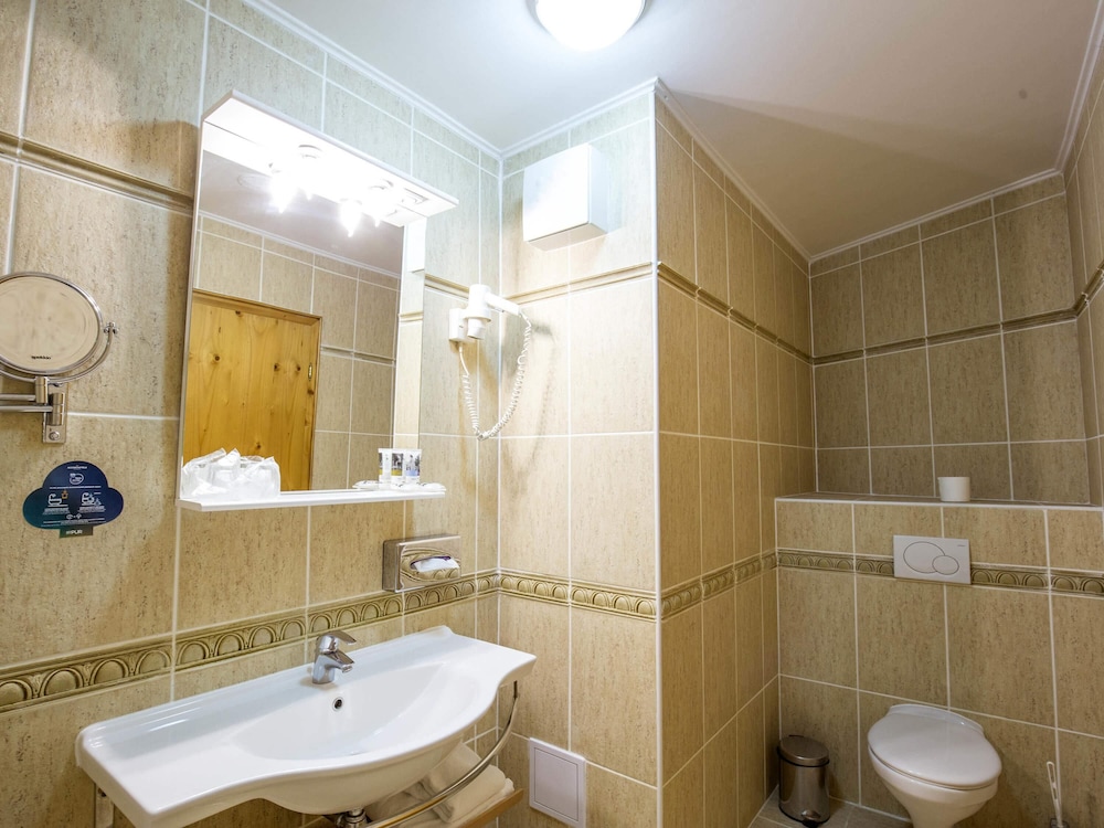 Suite Presidential con 2 camas king size del hotel Mercure Sighisoara Binderbubi - and Spa. Foto 5