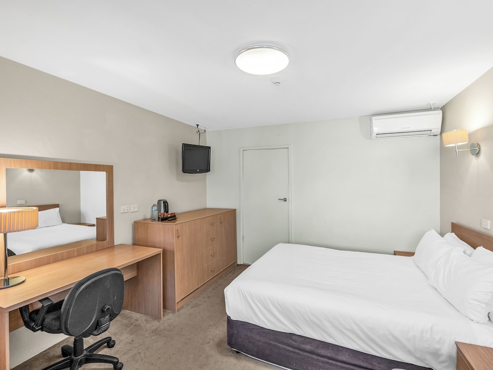 Habitación Estándar Queen del hotel Ibis Styles Canberra Tall Trees. Foto 2