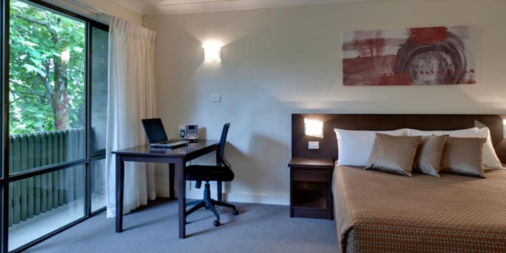 Habitación Ejecutiva Queen del hotel Ibis Styles Canberra Tall Trees. Foto 3