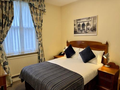 Habitación Doble Estándar del hotel The Windermere , London. Foto 9