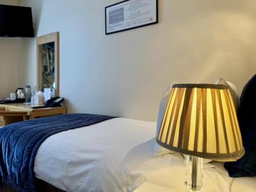 Habitación Individual Estándar con ducha del hotel The Windermere , London