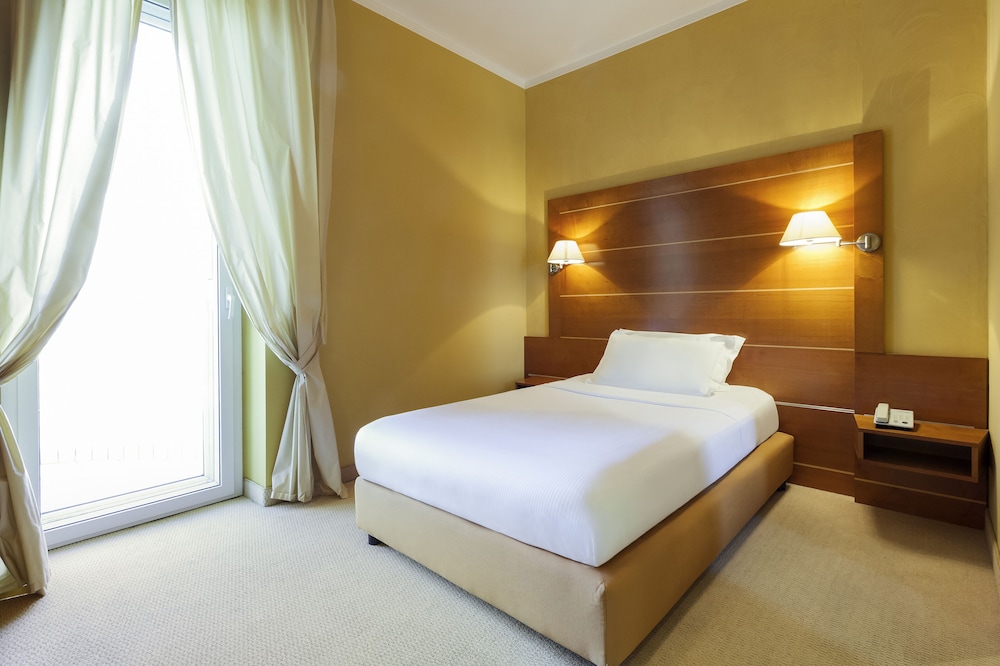 Habitación estándar con dos camas individuales del hotel Ibis Styles Bari Giovinazzo