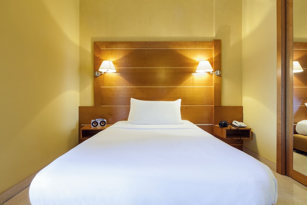 Habitación estándar con dos camas individuales del hotel Ibis Styles Bari Giovinazzo. Foto 2