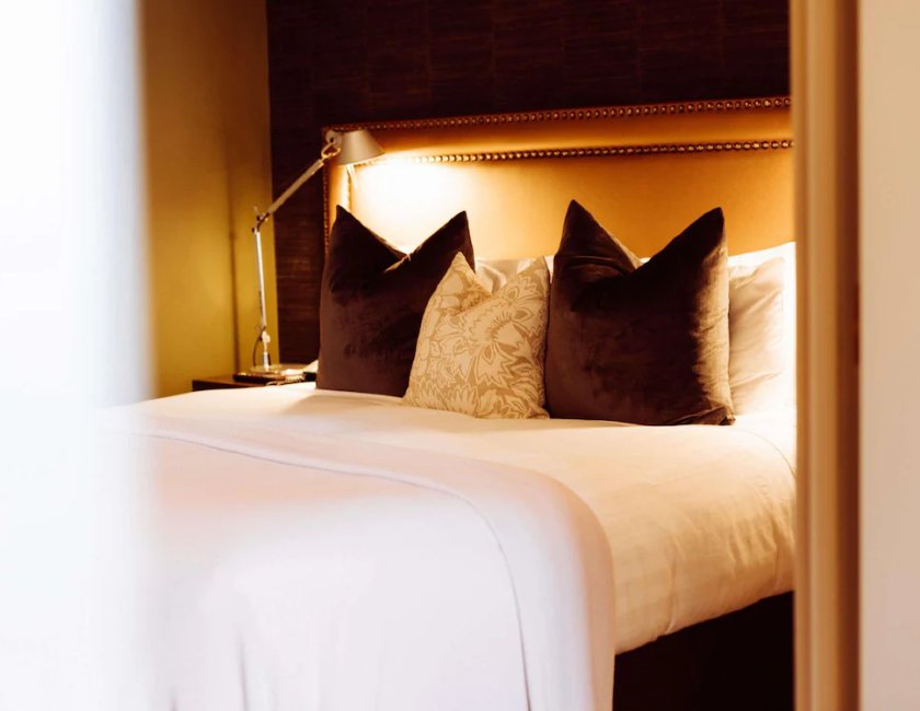 Suite Lujo Vista Lago 1 Cama king 1 habitación del hotel St Moritz, Queenstown - Mgallery. Foto 6
