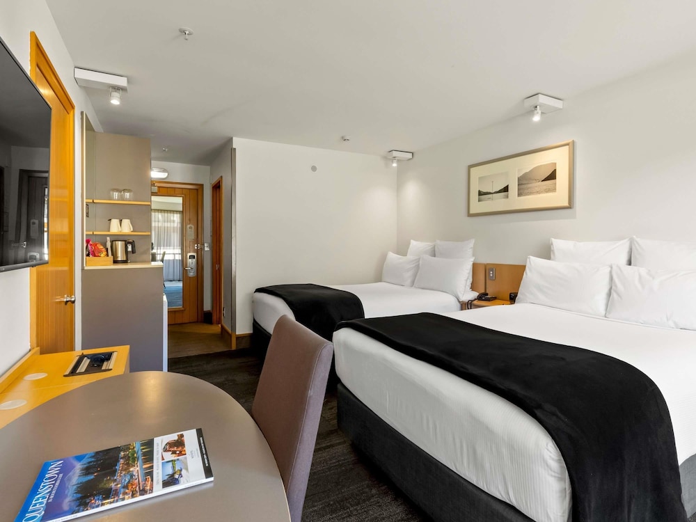 Habitación Estándar con Dos Camas Dobles del hotel Novotel Queenstown Lakeside