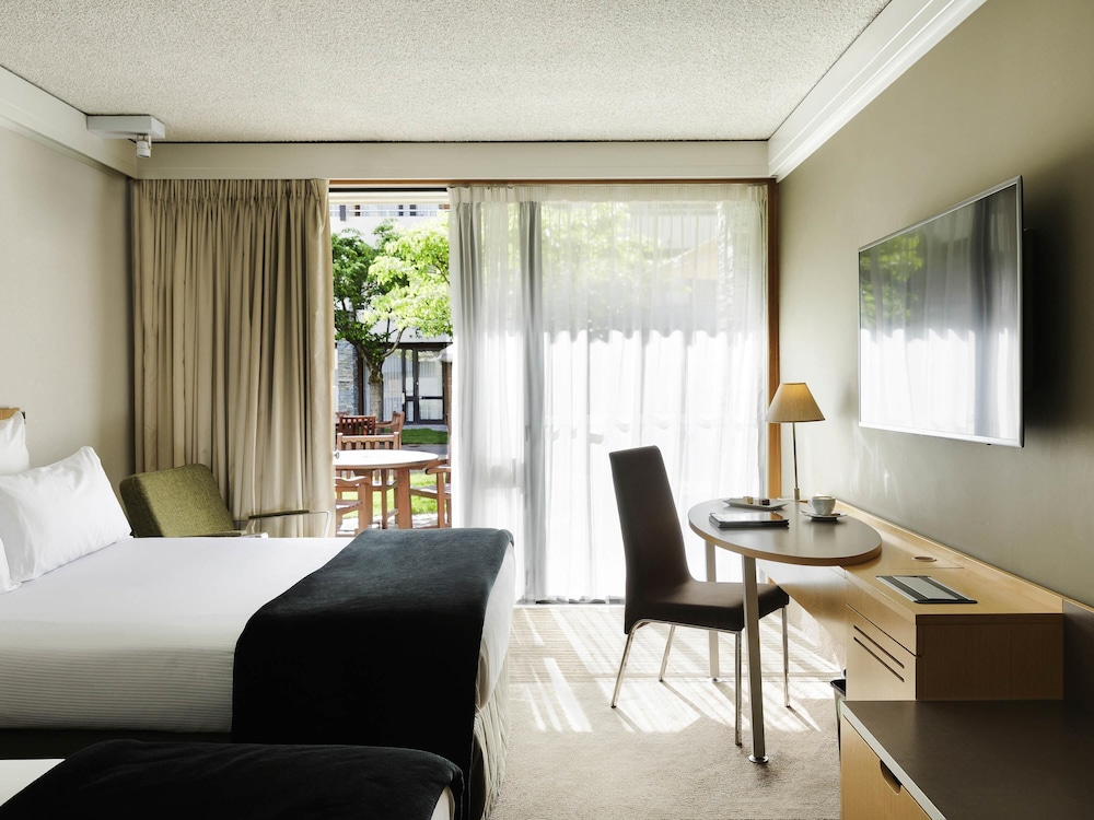 Habitación Estándar con Dos Camas Dobles del hotel Novotel Queenstown Lakeside. Foto 1