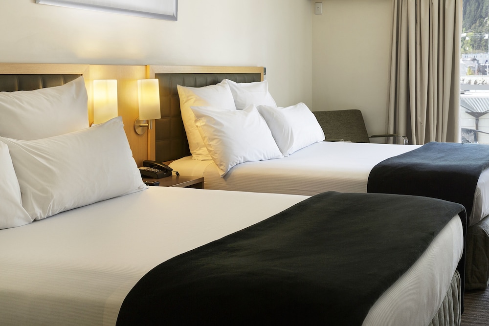 Habitación Estándar con Dos Camas Dobles del hotel Novotel Queenstown Lakeside. Foto 6