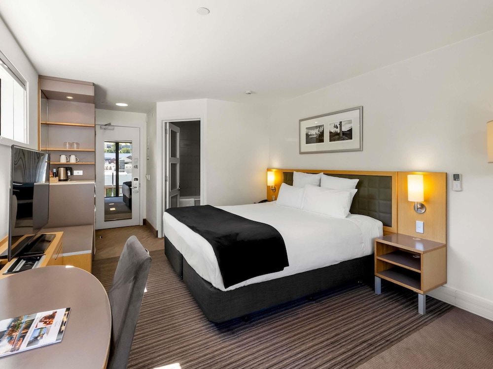 Habitación Estándar con Una Cama King del hotel Novotel Queenstown Lakeside. Foto 7