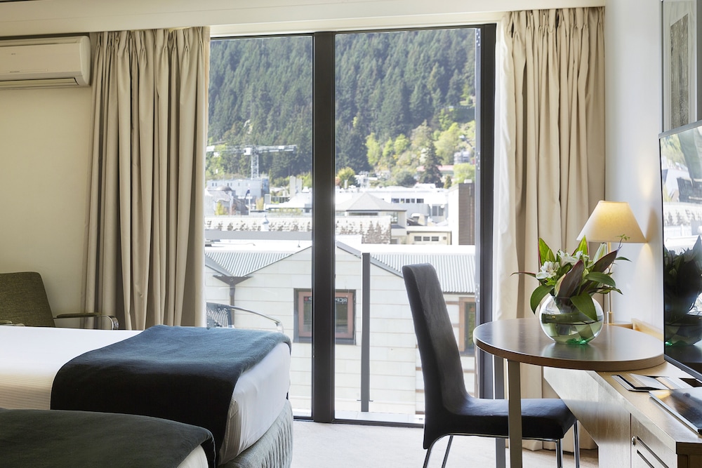 Habitación Estándar con Una Cama King del hotel Novotel Queenstown Lakeside. Foto 10