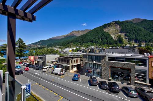 Habitación Estándar con Una Cama King, Vistas a los Alpes del hotel Novotel Queenstown Lakeside. Foto 10