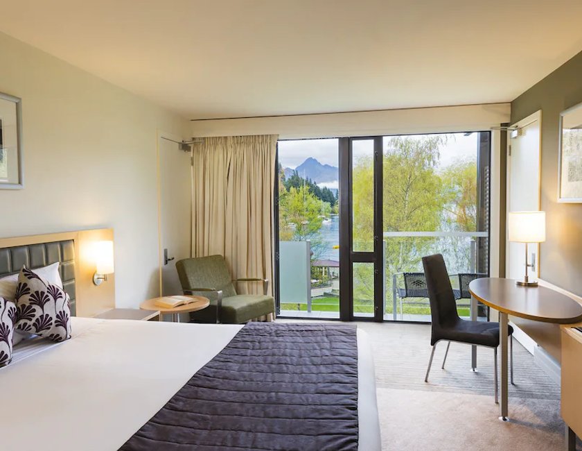 Habitación doble 1 Cama king Normal del hotel Novotel Queenstown Lakeside. Foto 2