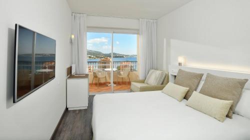 Habitación Sol con vistas al mar del hotel Sol Palmanova Mallorca. Foto 1