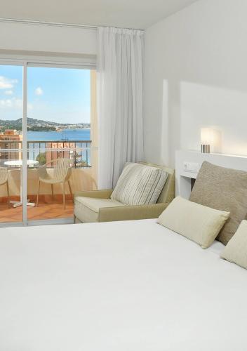 Habitación Sol con vistas al mar del hotel Sol Palmanova Mallorca. Foto 2