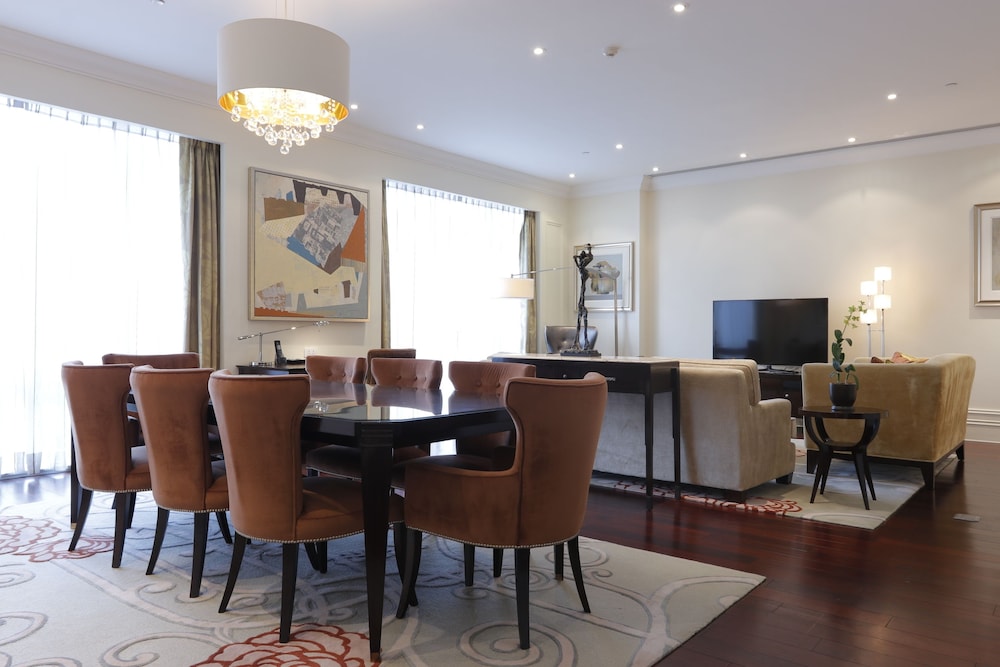Suite Legacy del hotel Raffles Makati. Foto 7