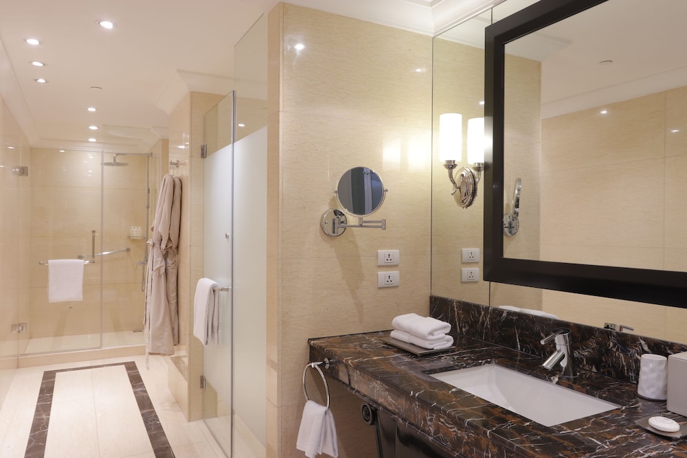 Suite Legacy del hotel Raffles Makati. Foto 14