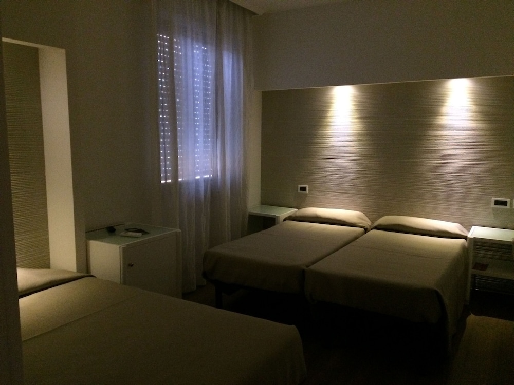 Habitación Triple Estándar del hotel Grand Olympic